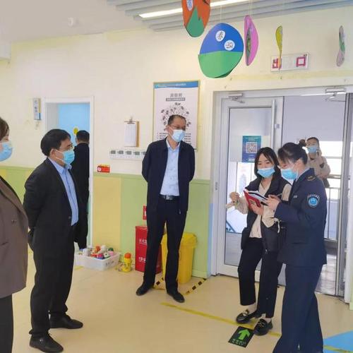 10月12日,菏泽鲁西新区教育体育服务中心会同市场监管,卫生健康,应急